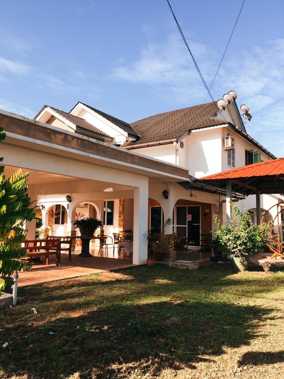 Sura Inn Дунгун Экстерьер фото