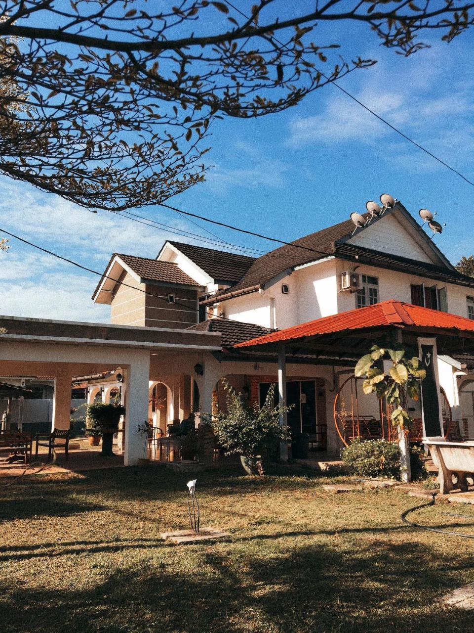 Sura Inn Дунгун Экстерьер фото